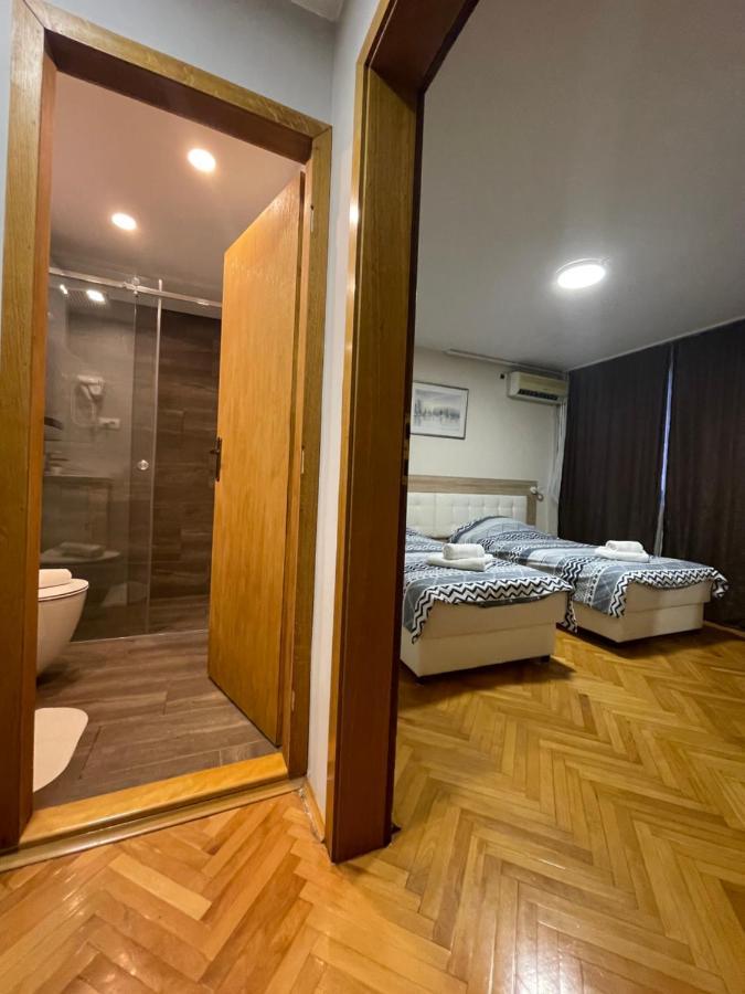 Leo Apartment Nis Bagian luar foto