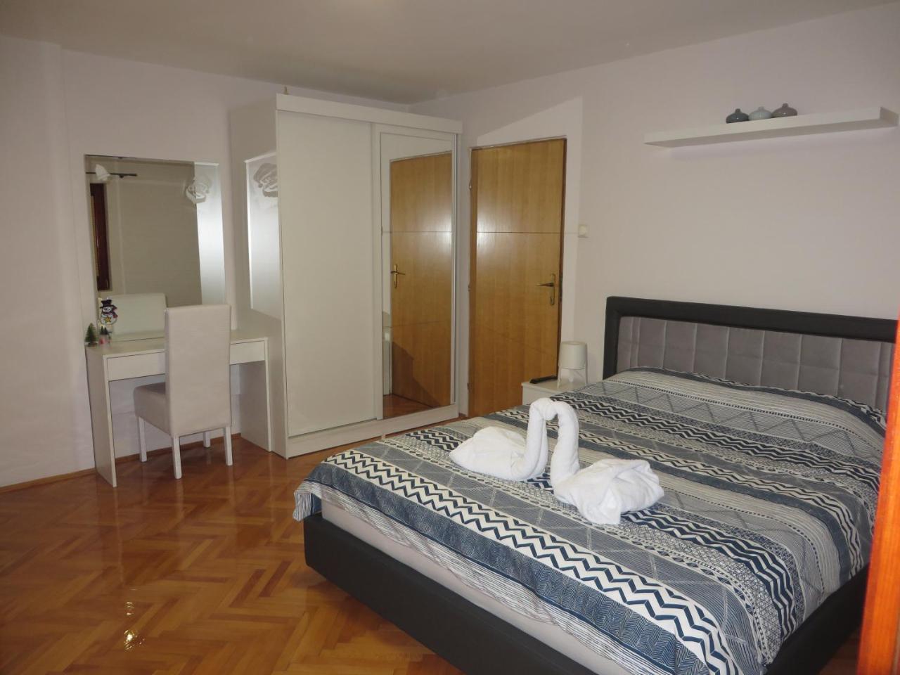 Leo Apartment Nis Bagian luar foto